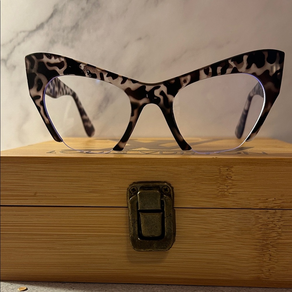 Leopard Pattern Cat-Eye Glasses